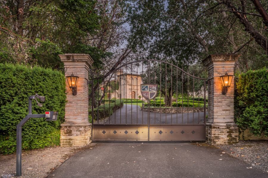 Joe Montana’s Knights Valley estate is for sale for $28.9 million.